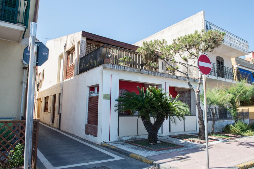 Casa Di Mare Barabba Villa Santa Teresa Di Riva Exterior photo